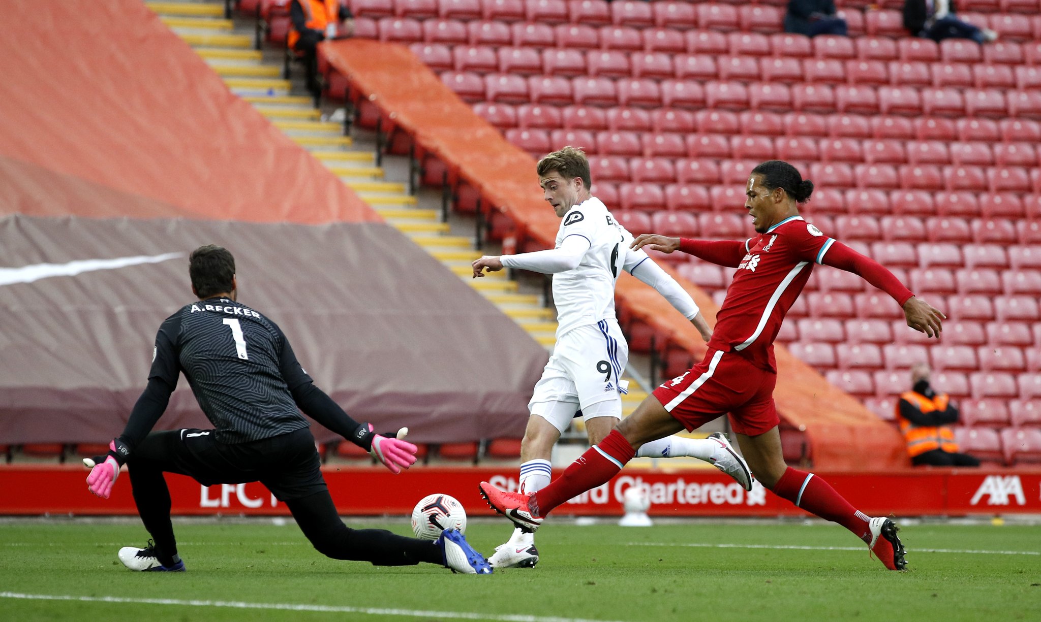 而青岛队的 而青岛队的